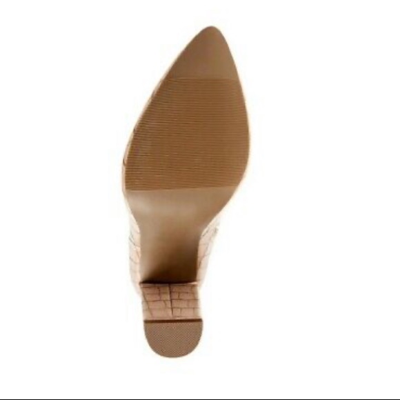 Scoop Bone High Heeled Boot - Picture 5 of 8